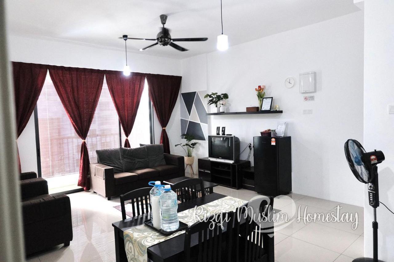 Rizqi Muslim Homestay Meru Casa Kayangan Ίπο Εξωτερικό φωτογραφία